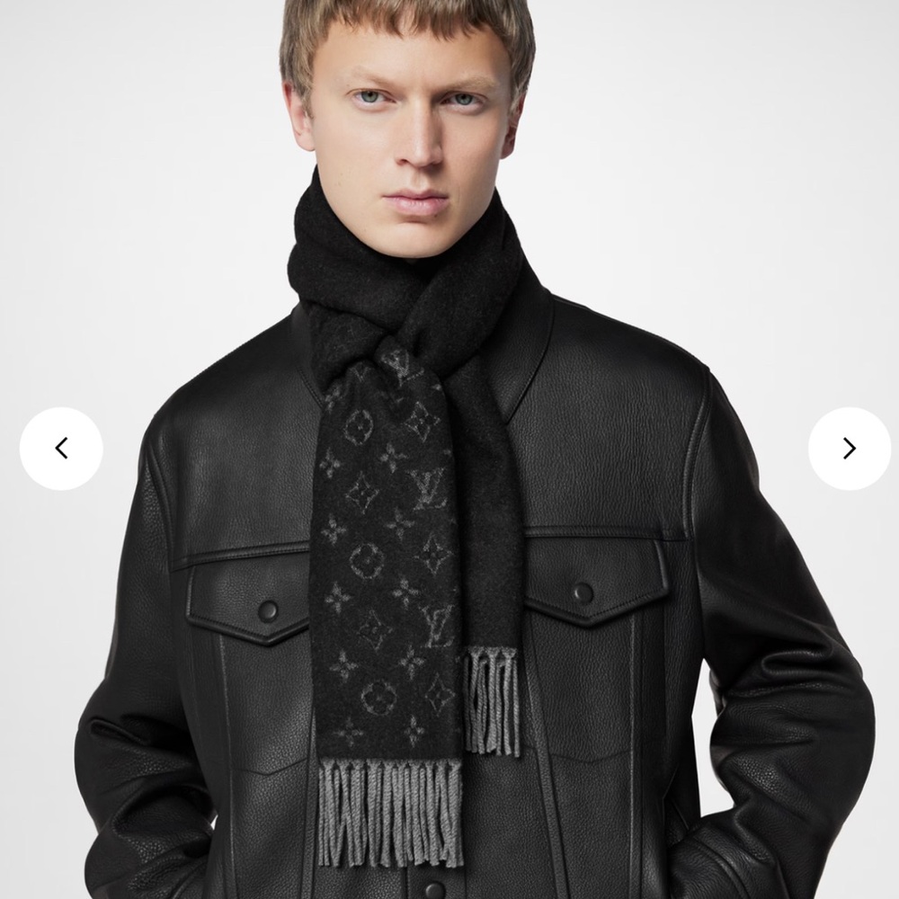 Louis Vuitton Black and Gray Monogram Scarf